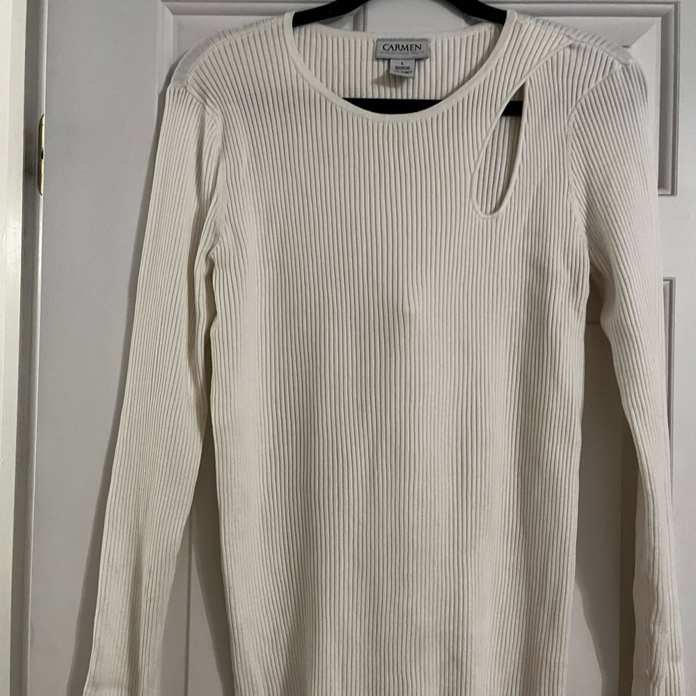 Carmen Marc Valvo Cream Ribbed Top with Cutout